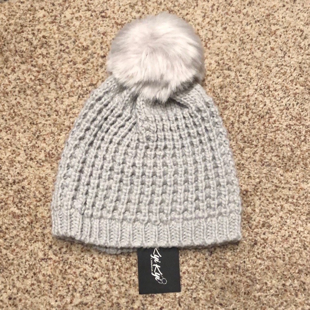 Grey kyi kyi beanie